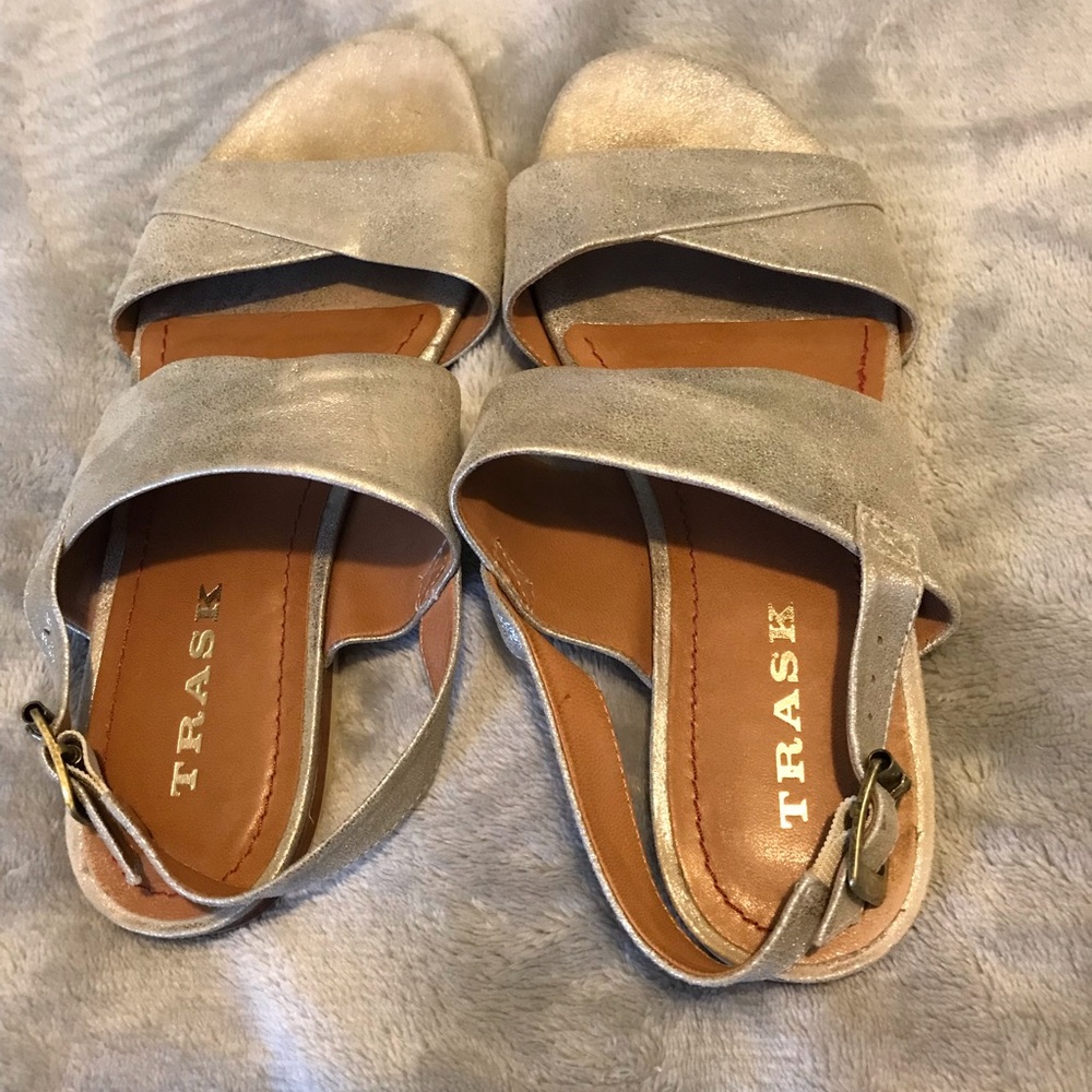 Trash silver tone back strap sandal